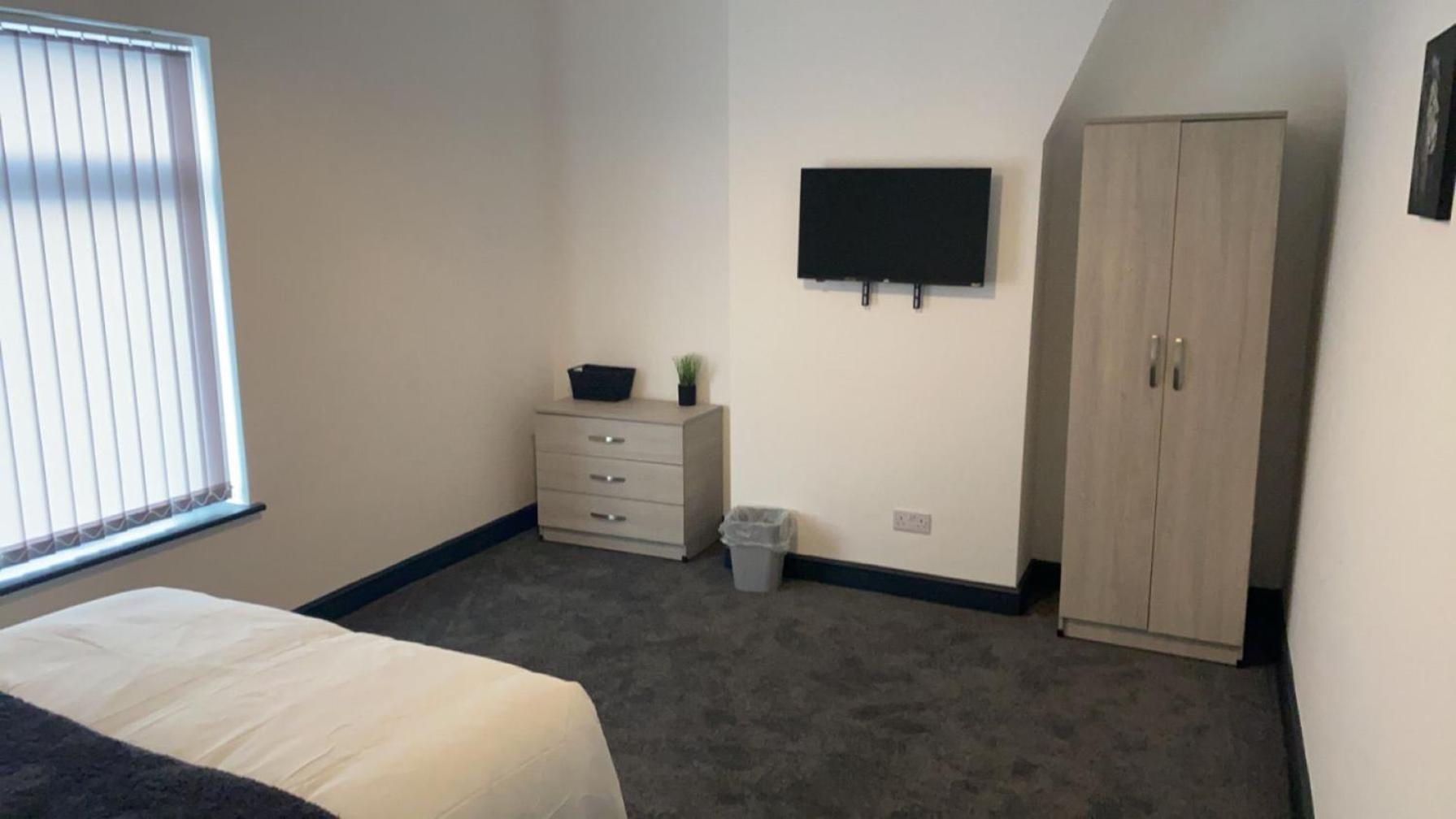 Houghton Guest House 2 Stoke-on-Trent Ngoại thất bức ảnh